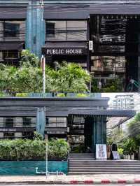 Staycation@Public House โรงแรม Vibes ดีใจกลางกรุง
