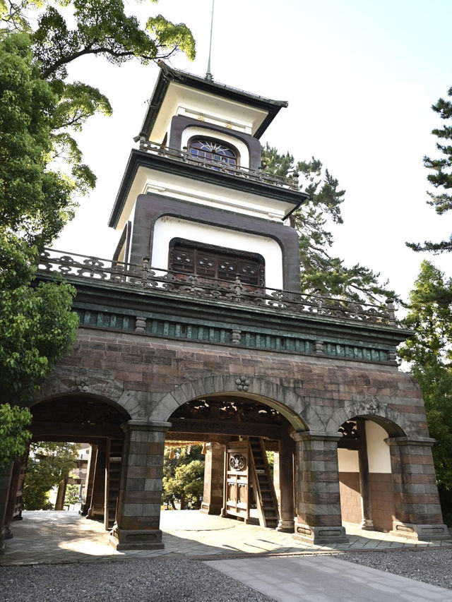 【石川】和漢洋の様式が用いられた異色の門が素敵な神社