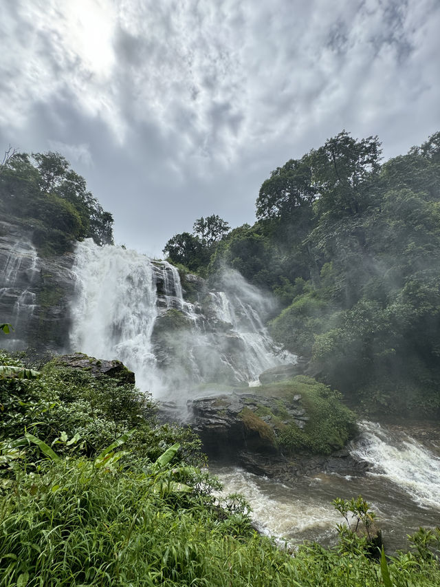 น้ำตกวชิรธาร | เชียงใหม่ ⛰️🌧️🪨💦🌿