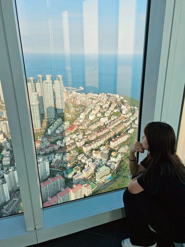 在 BUSAN X the SKY 看到山城海天全景