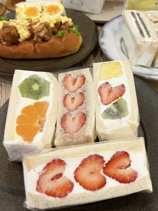 【北九州美食】從經典水果三明治到料理系三明治，讓人難以抉擇的