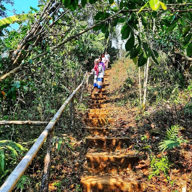 น้ำตกที่ยังคงความเป็นธรรมชาติ⛰🌄🌲☘