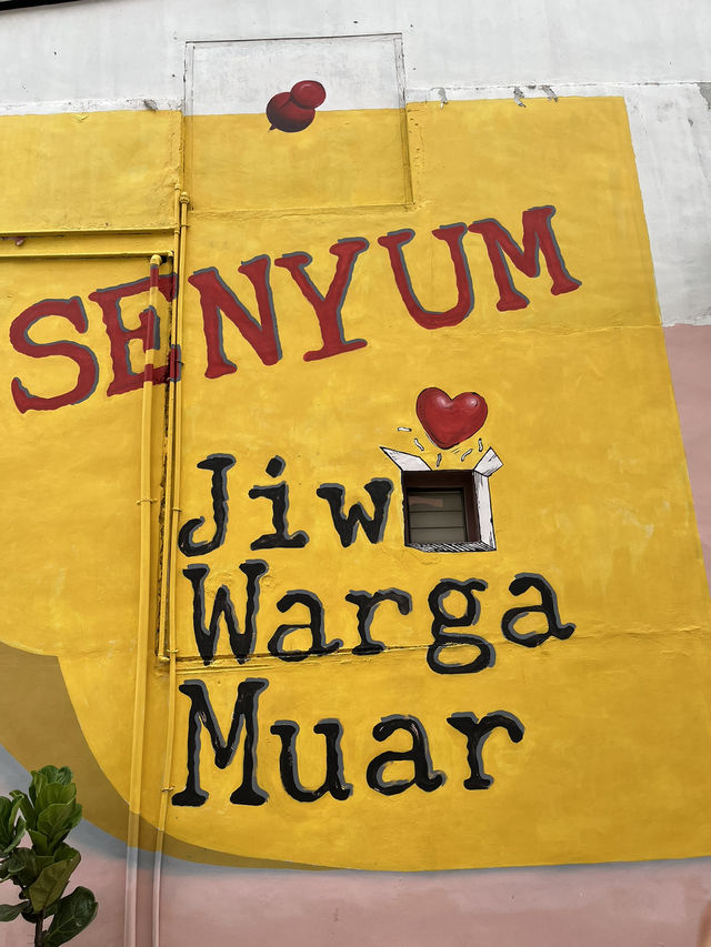 Art in Every Corner: Exploring Muar’s Street Art Scene 🇲🇾