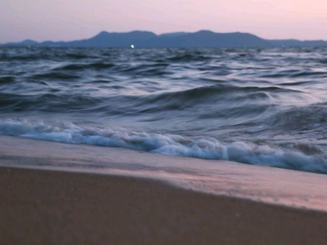 ชมพระอาทิตย์ตกที่หาดจอมเทียน