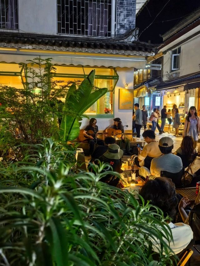 Cozy bars in Dali OldTown