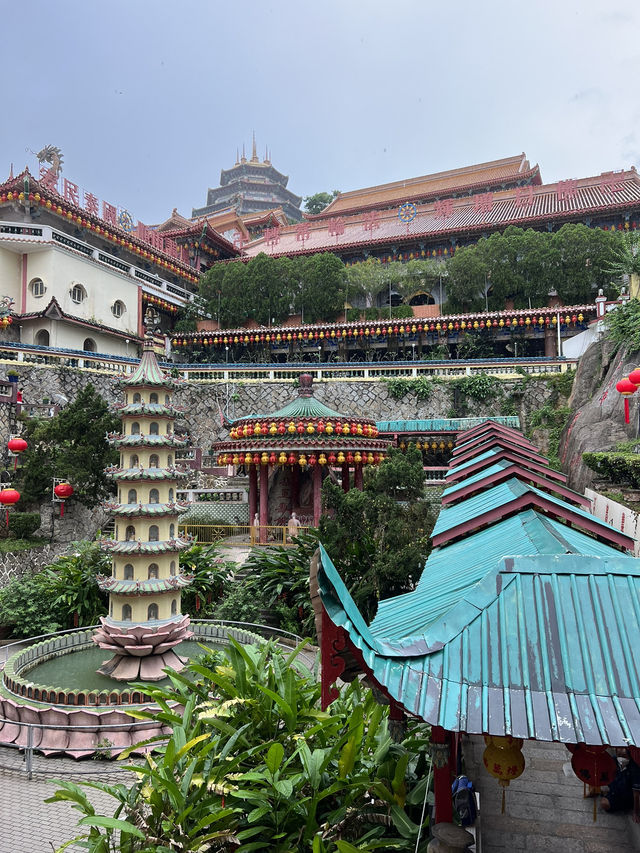 Kek Lok Si is the Coolest Temple Ever?!