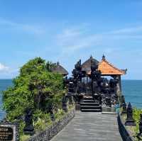 Ocean’s Embrace: A Visit to Bali’s Iconic Tanah Lot Temple 