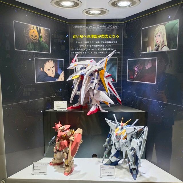 福崗LaLaport巨型高達