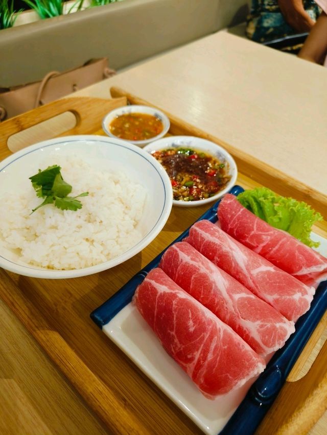 A Festive Steamboat to Celebrate the Season