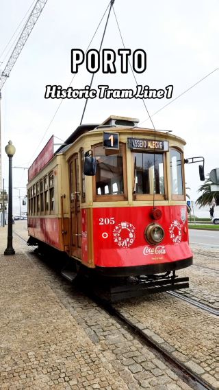 🇵🇹 Historic Tram Line 1 in Porto