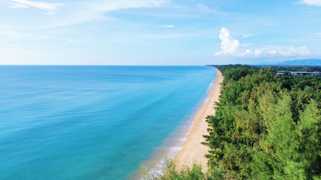 An Unforgettable Stay at Le Méridien Phuket Mai Khao Beach Resort