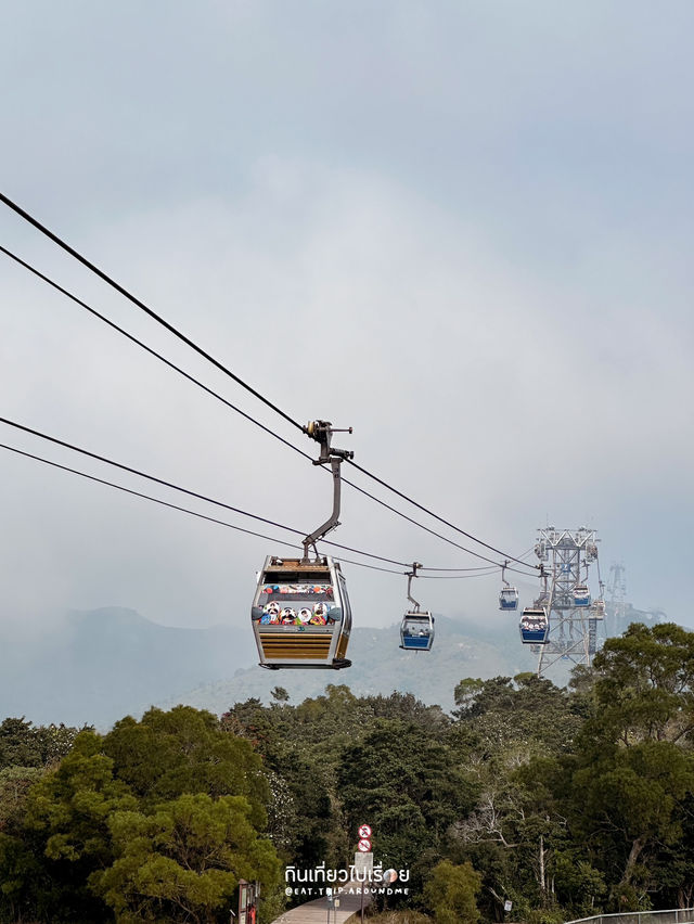 เดินถ่ายรูปที่ Ngong Ping Village 