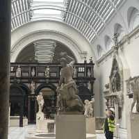 🏛️✨ 探索倫敦的文化瑰寶——維多利亞及艾伯特博物館（V&A Museum）！