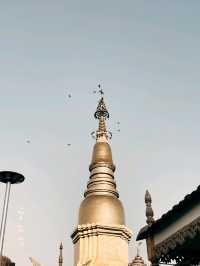 ที่เที่ยวลำพูน วัดพระพุทธบาทผาหนาม