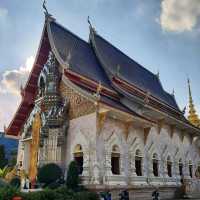 สักการะพระศรีสัพพัญญูสัมมาสัมพุทธเจ้า