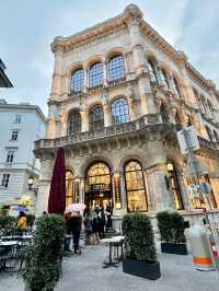 Stunningly beautiful cafe in Vienna