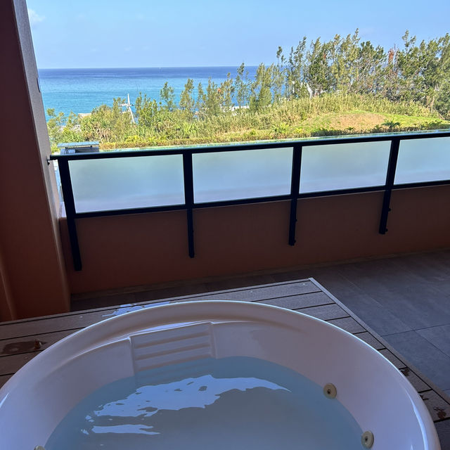 ☾︎沖縄☽︎ 海が見えるプール付きリゾートホテル
