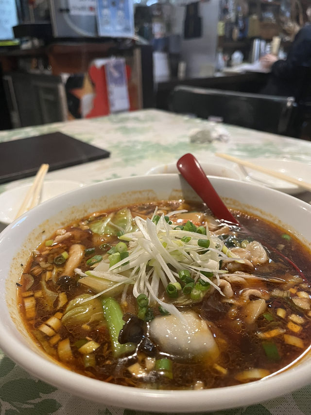 【松本市🇯🇵】絶品のラーターメンに安いおつまみ！おなかいっぱい食べるならここ！