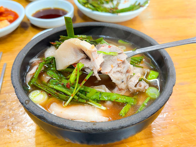 부산 여행의 소울푸드 국밥 맛집 “합천돼지국밥”