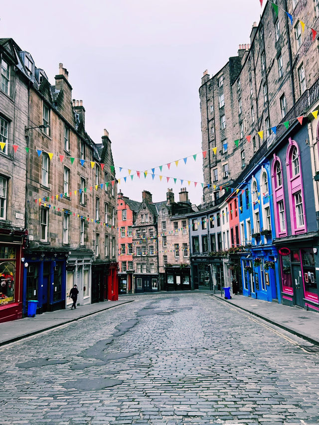 Exploring the Magic of Edinburgh