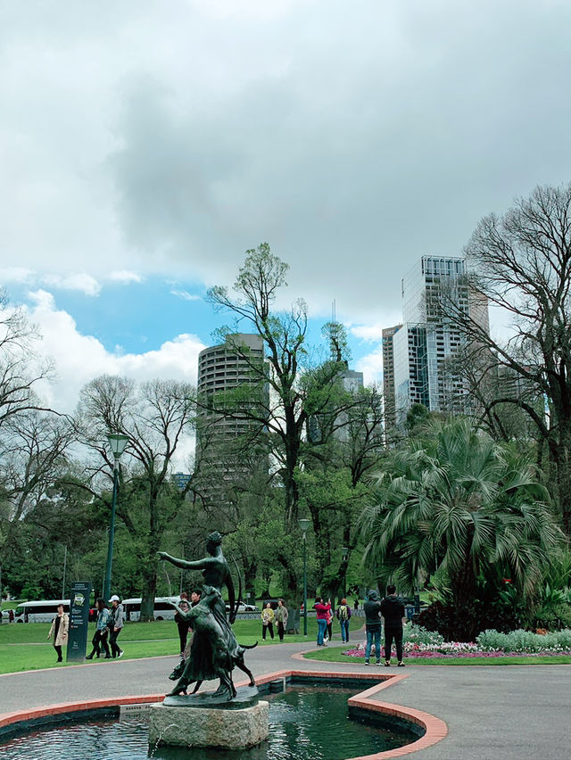 Fitzroy Gardens: Melbourne’s Green Oasis