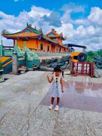 Seek the Dragon's: An Adventurer's Guide to Yong Peng's Cave Temple