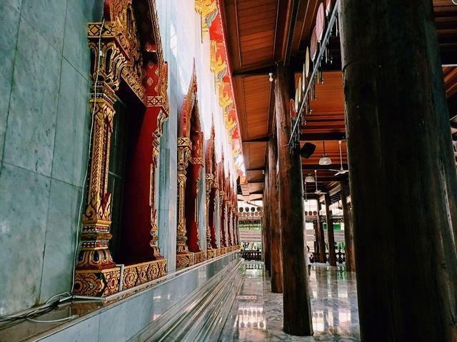 泰國曼谷市中心湄南河畔著名地標性寺廟景點:水門寺，適合拍照📸打卡冥想