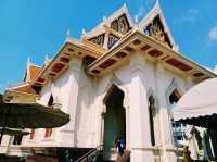 泰國曼谷古跡皇家寺廟華人文化古廟金佛寺唐人街一日遊行程，高大雄偉金塔，適合拍照📸打卡祈福