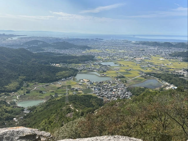 🇯🇵｜岩場を越えて絶景へ！高御位山で充実の登山体験