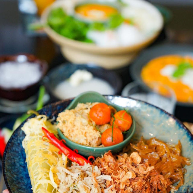 ร้านอาหารไทย ฝีมือรถดั้งเดิม กับร้านอรุณ