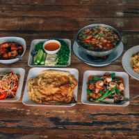 ที่พักฟีลปล่อยใจ กินอาหารซีฟู้ดแบบจัดเต็ม 🏠🩵