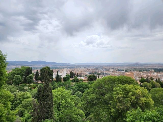 [🇪🇸グラナダ] アルハンブラ宮殿の楽園、ヘネラリーフェ庭園を歩く
