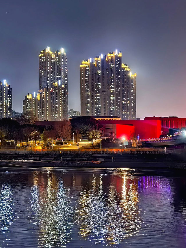 Discover unique mix of Ancient Herotage and Urban Architecture of Nanjing