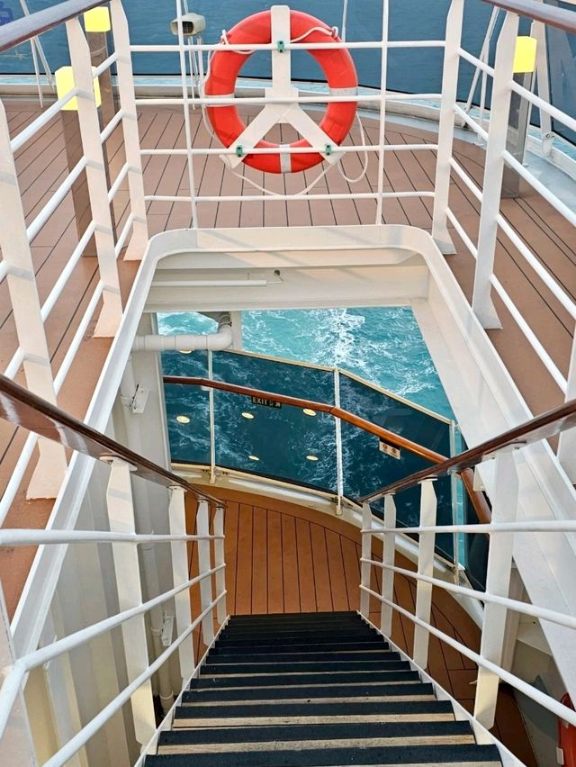 MSC Bellissima: Top-Deck Serenity