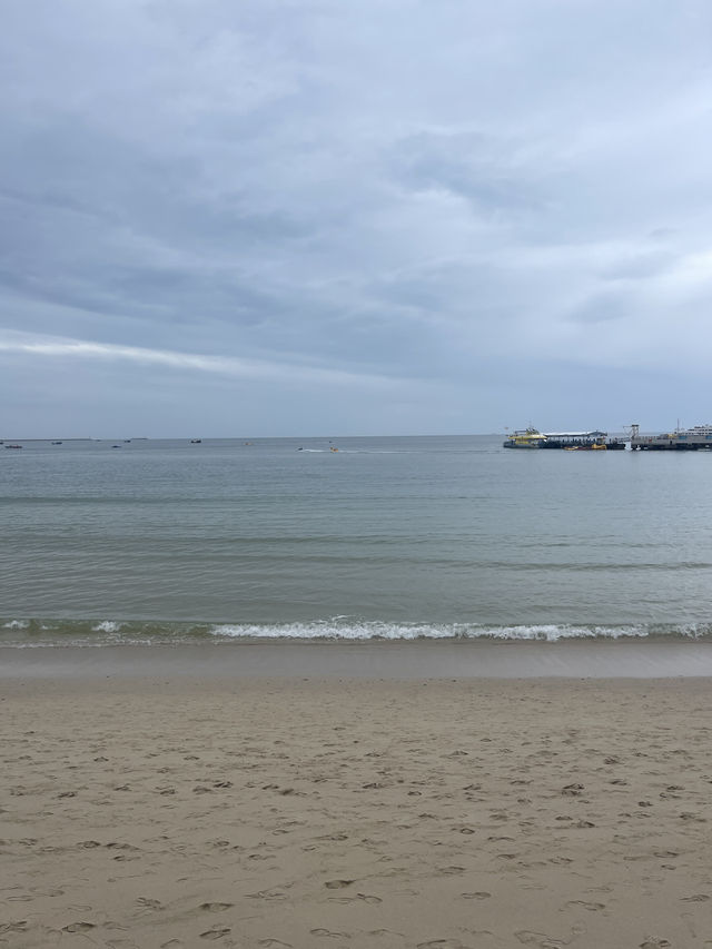 The most popular beach in Hainan