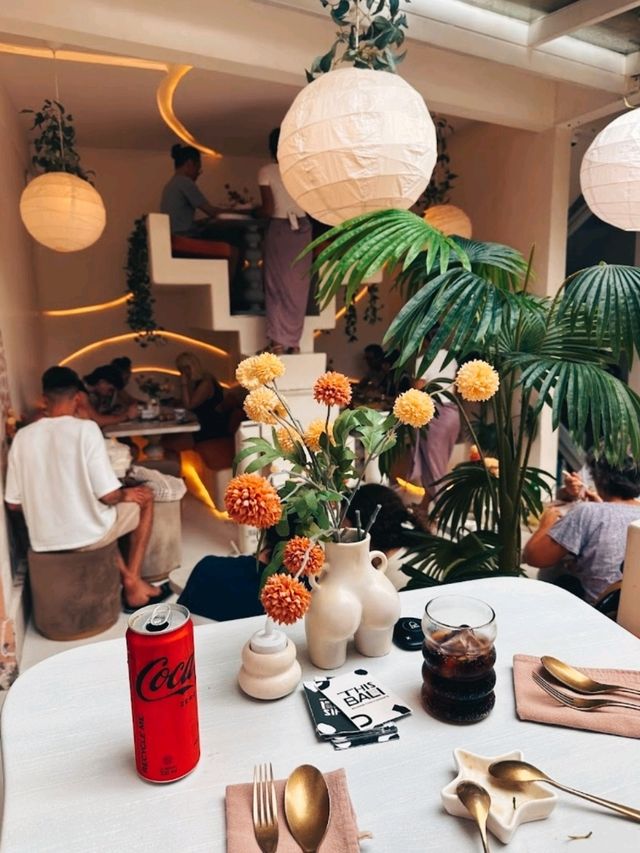 RESTAURANT WITH HEALTHY INGREDIENTS.