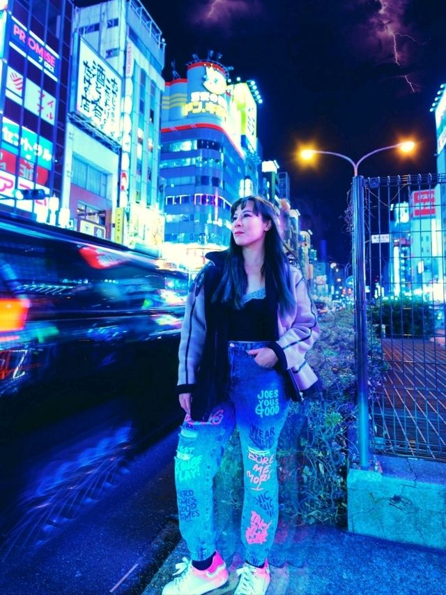 Shinjuku After Dark: A Nighttime Adventure Through Tokyo's Vibrant Districts