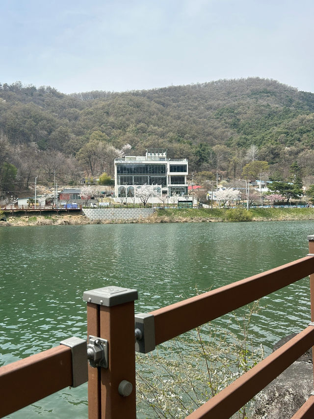명암저수지 뷰 한눈에! 감성 가득한 스테이인터뷰 카페✨☕