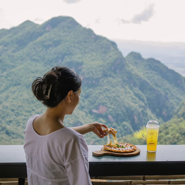ผาฮี้หน้าฝนมันดีจริง ๆ นะ ⛰️🌧️