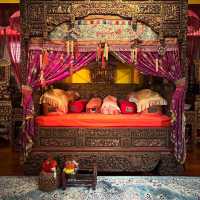 🏯 Nyonya Nostalgia: Opulent Mansions, Spicy Secrets & a Ghost(?) Sighting in Penang 🌶️