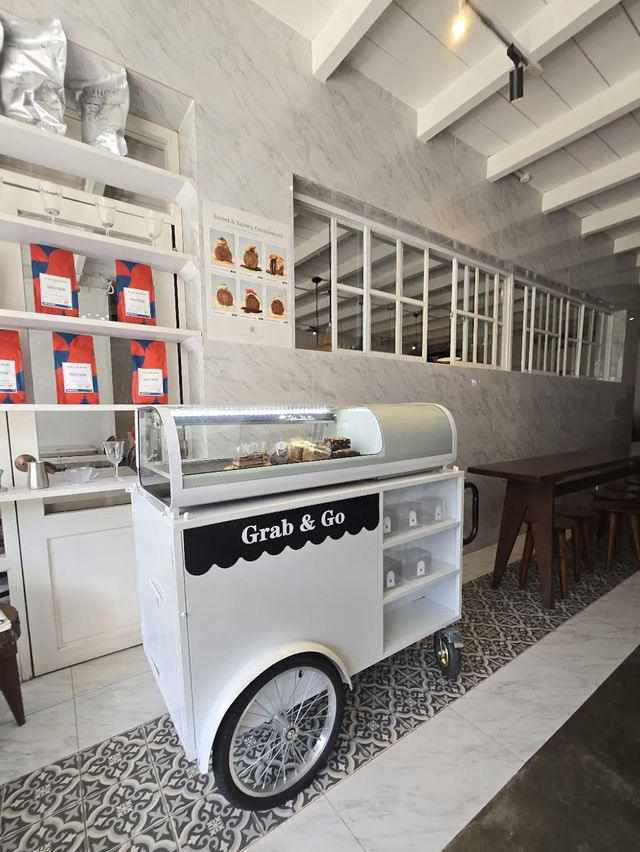 A Chic Retreat at The Replacement - Lodge & Kitchen, Johor Bahru
