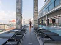 โรงแรมหรูวิวทะเลใจกลางพัทยาเหนือ สระสวยปัง 