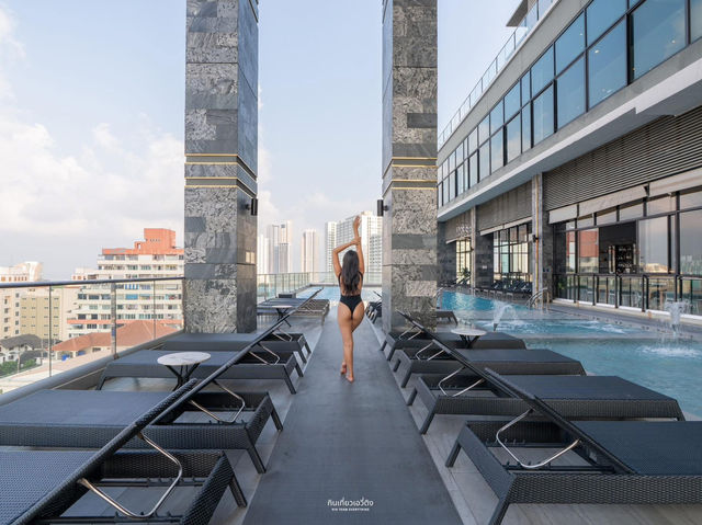 โรงแรมหรูวิวทะเลใจกลางพัทยาเหนือ สระสวยปัง 