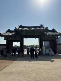 Wearing Hanbok Walk Around Gyeongbokgung Palace😍