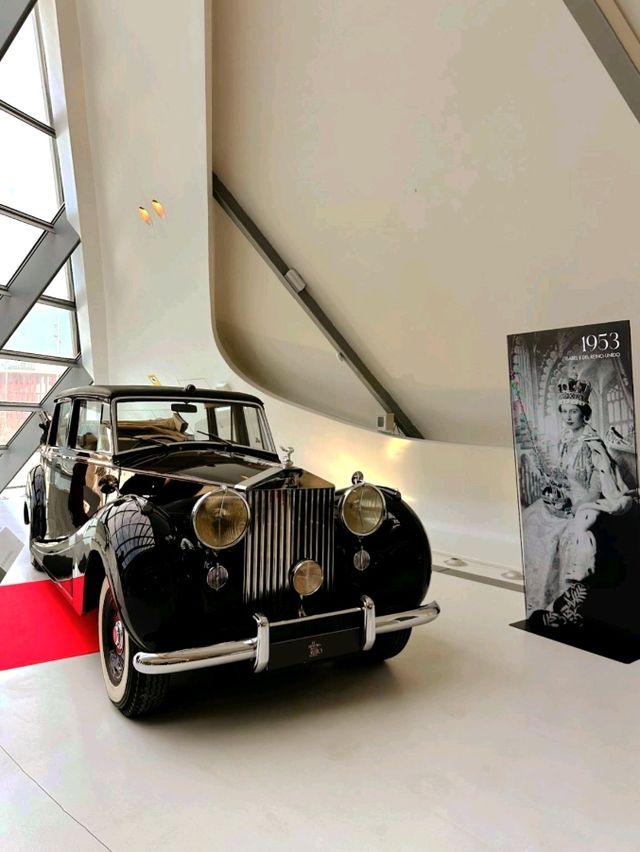 令人印象深刻的汽車展覽