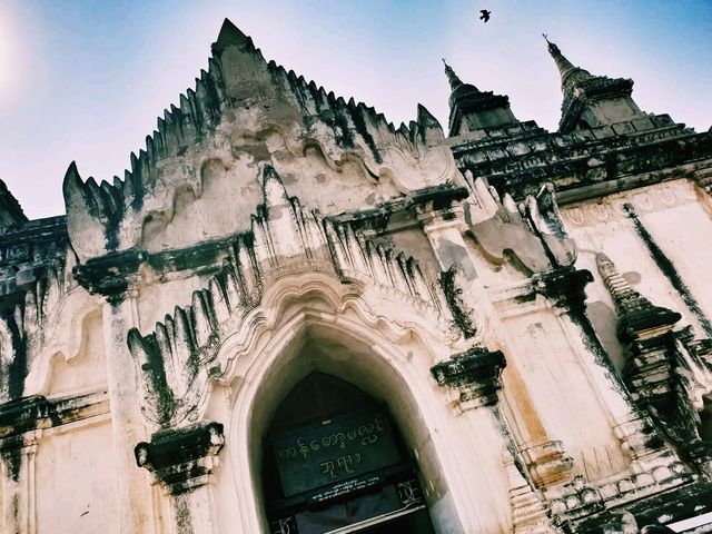 Gawdawpalin Temple: A Testament to Devotion and Resilience in Bagan