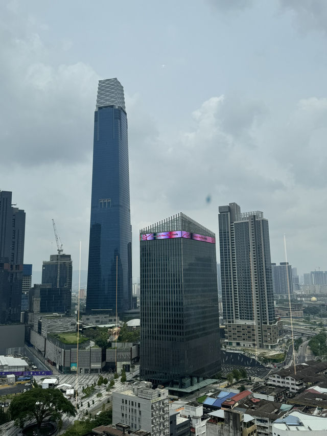 รีวิวโรงแรม Sleeping Lion Suites KL