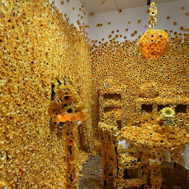ドットは向日葵のアートが圧巻🫣🌻草間彌生の世界観が広がる美術館🫶