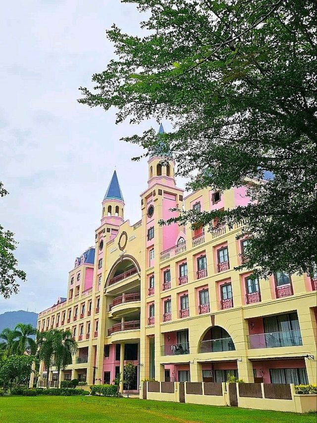 “Bella Vista Waterfront Resort: A Seaside Sanctuary with Panoramic Views in Kuah”