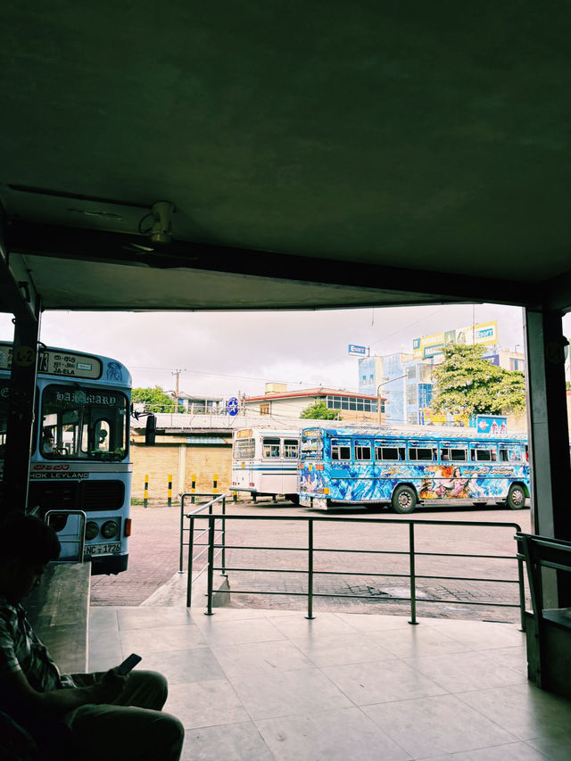 🚌 ニゴンボからキャンディへのバス移動ガイド